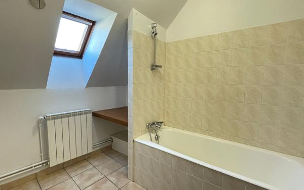 Appartement à louer    2 pièces •  Marcillac-Vallon