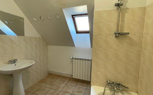 Appartement à louer    2 pièces •  Marcillac-Vallon