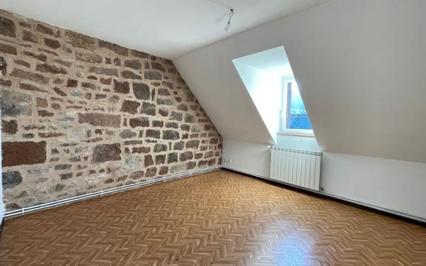 Appartement à louer    2 pièces •  Marcillac-Vallon