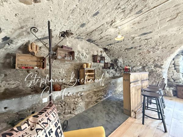 Maison propriété pierre à vendre 6 pièces VENTEROL (05) Les tourniaires