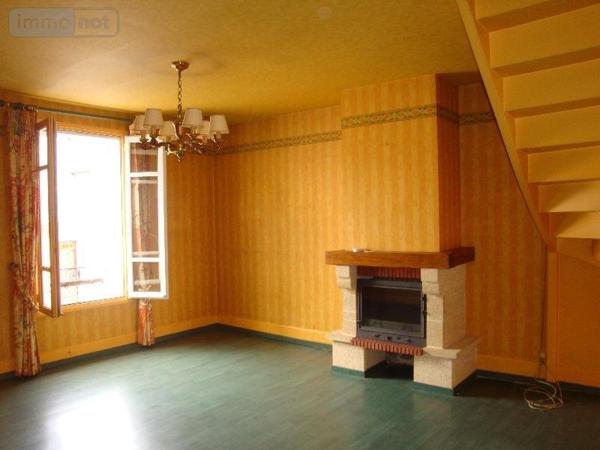 Local mixte (Pro/Hab) à vendre à Mauriac dans le Cantal (15200), ref : 15060/686