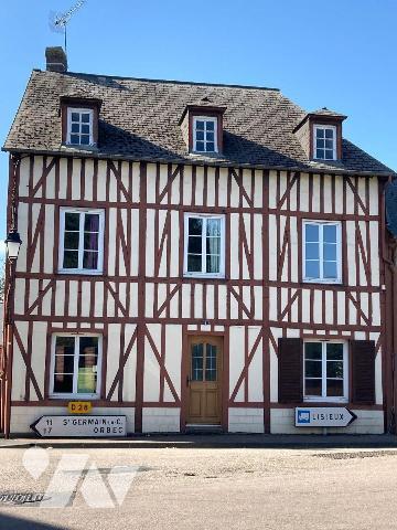 Gros potentiel pour cette maison de ville d'une surface d'env. 119 m², à proximité des écoles, ...