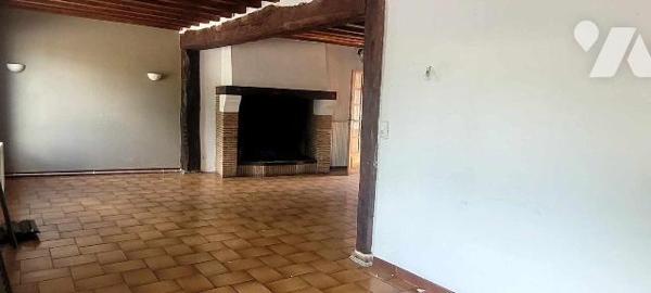 Gros potentiel pour cette maison de ville d'une surface d'env. 119 m², à proximité des écoles, ...