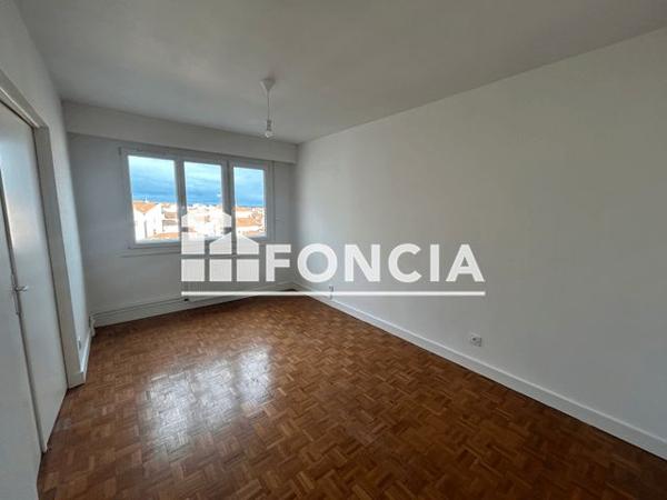 Location Appartement 3 pièces 75.53 m² - 6 PLACE VERDUN Roanne 42300