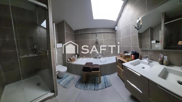 Appartement de standing / quartier historique / petit parc