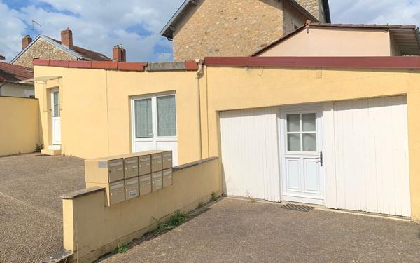 Immeuble à vendre    9 pièces •  Limoges
