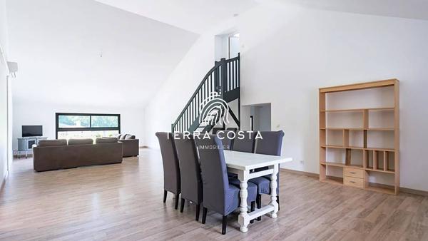 Domaine d'exception de 630 m² sur plus de 4 hectares