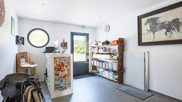 Domaine d'exception de 630 m² sur plus de 4 hectares