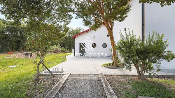 Domaine d'exception de 630 m² sur plus de 4 hectares