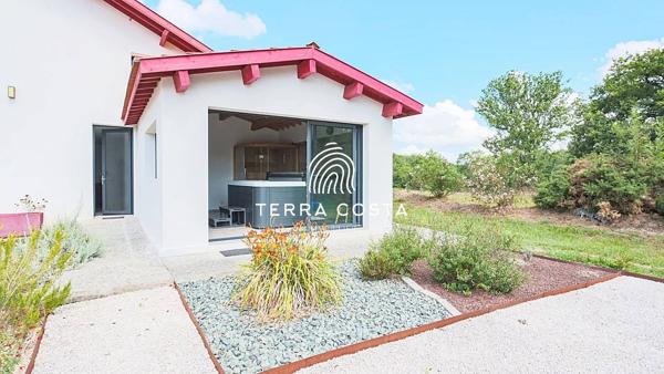Domaine d'exception de 630 m² sur plus de 4 hectares