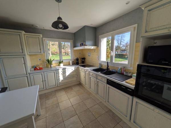 SAINT TUGDUAL MAISON DE 110 M² 5 PIÈCES 4 CHAMBRES AVEC VIE DE PLAIN PIED SUR PARCELLE DE 4479 M²