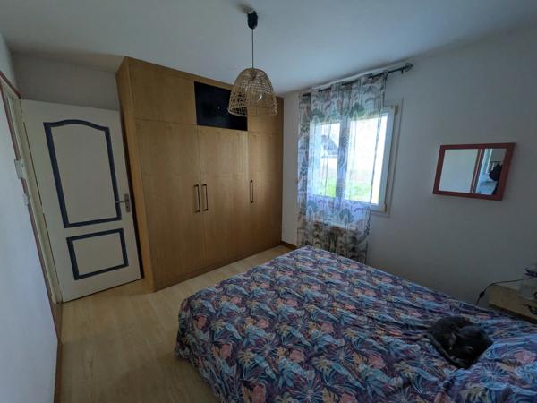 SAINT TUGDUAL MAISON DE 110 M² 5 PIÈCES 4 CHAMBRES AVEC VIE DE PLAIN PIED SUR PARCELLE DE 4479 M²
