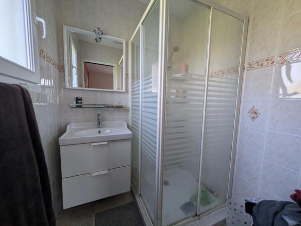 SAINT TUGDUAL MAISON DE 110 M² 5 PIÈCES 4 CHAMBRES AVEC VIE DE PLAIN PIED SUR PARCELLE DE 4479 M²