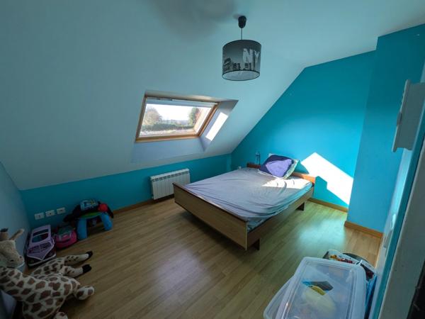 SAINT TUGDUAL MAISON DE 110 M² 5 PIÈCES 4 CHAMBRES AVEC VIE DE PLAIN PIED SUR PARCELLE DE 4479 M²