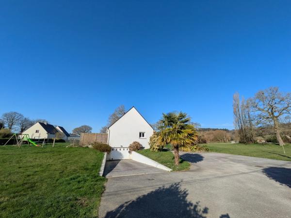 SAINT TUGDUAL MAISON DE 110 M² 5 PIÈCES 4 CHAMBRES AVEC VIE DE PLAIN PIED SUR PARCELLE DE 4479 M²