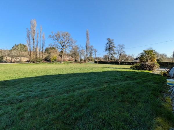 SAINT TUGDUAL MAISON DE 110 M² 5 PIÈCES 4 CHAMBRES AVEC VIE DE PLAIN PIED SUR PARCELLE DE 4479 M²