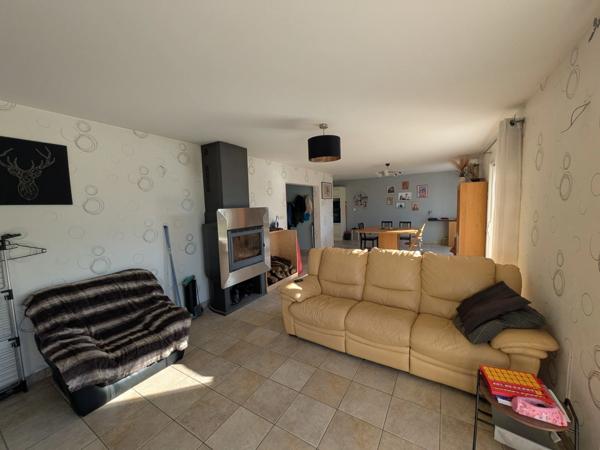 SAINT TUGDUAL MAISON DE 110 M² 5 PIÈCES 4 CHAMBRES AVEC VIE DE PLAIN PIED SUR PARCELLE DE 4479 M²