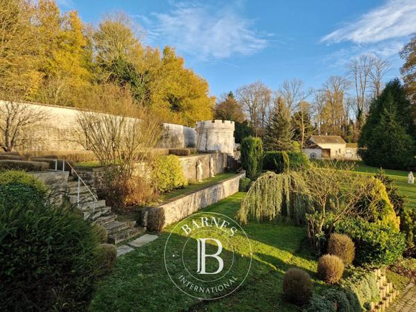 Magny-en-Vexin, Maison 6 Chambres -  498 m² à vendre