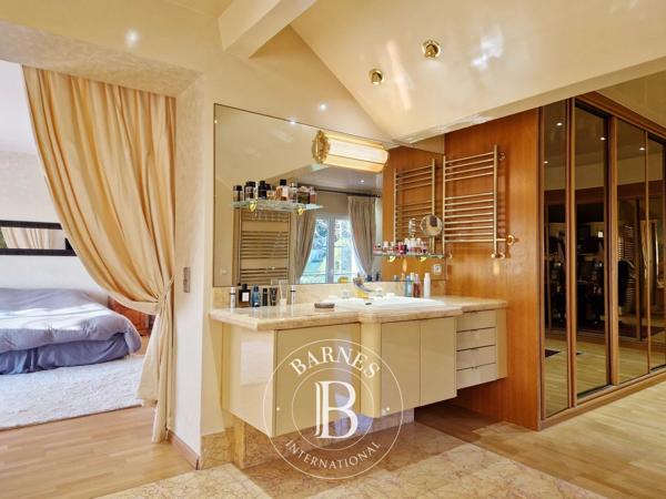 Magny-en-Vexin, Maison 6 Chambres -  498 m² à vendre
