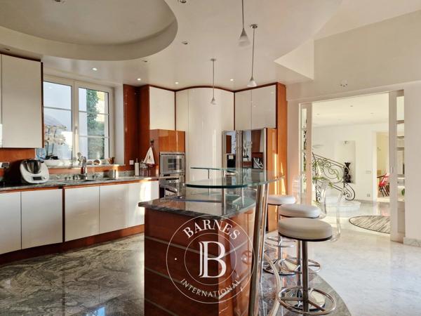 Magny-en-Vexin, Maison 6 Chambres -  498 m² à vendre