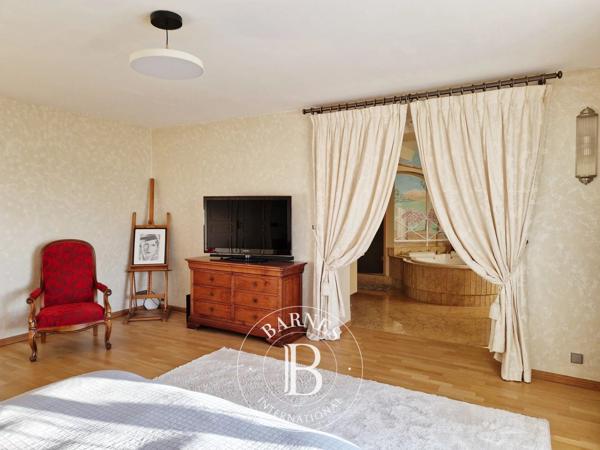 Magny-en-Vexin, Maison 6 Chambres -  498 m² à vendre