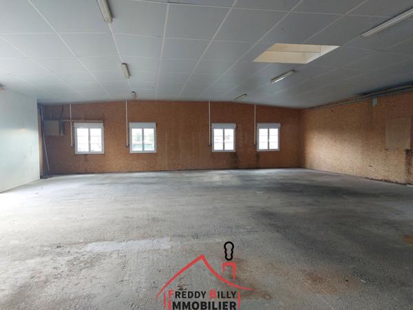 Atelier, bâtiment professionnel de 290 m² environ