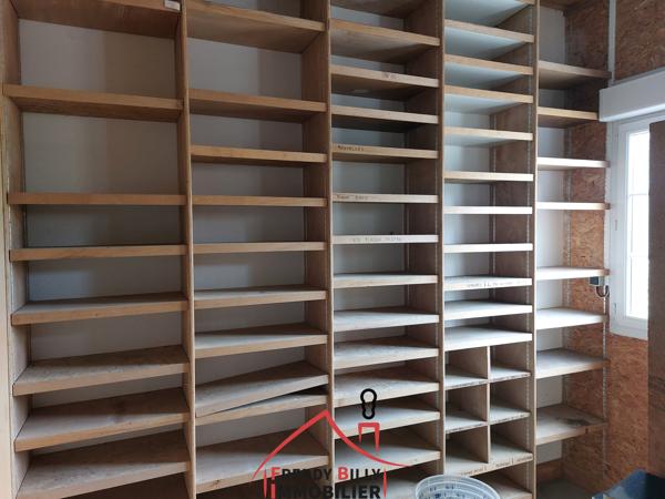 Atelier, bâtiment professionnel de 290 m² environ