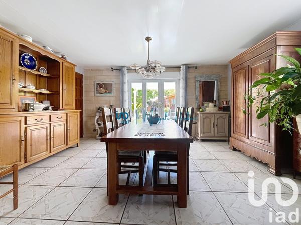 Maison traditionnelle 5 pièces de 128 m² à Villecresnes (94440)