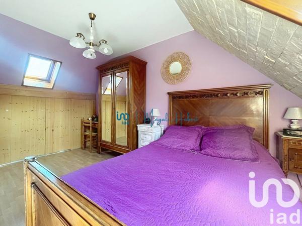 Maison traditionnelle 5 pièces de 128 m² à Villecresnes (94440)