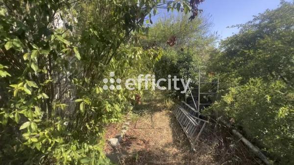 Maison
         5 pièces
        - 110 m² 330 000 € *