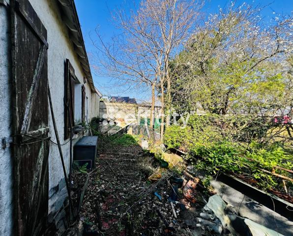 Maison
         5 pièces
        - 110 m² 330 000 € *