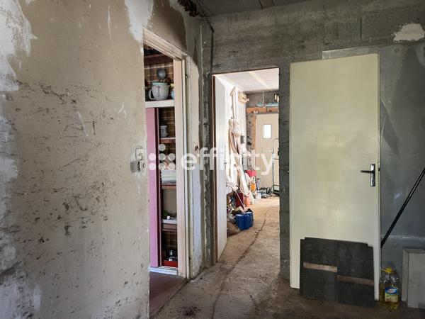 Maison
         5 pièces
        - 110 m² 330 000 € *