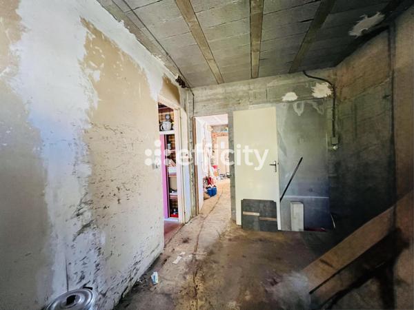 Maison
         5 pièces
        - 110 m² 330 000 € *