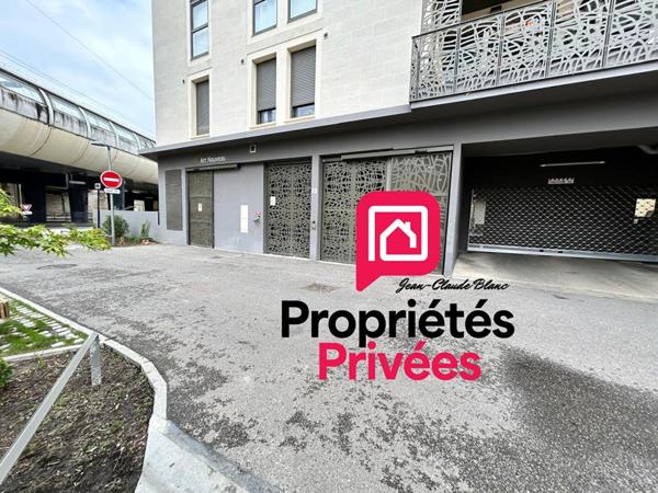 2 PLACES DE PARKING - Bas Cenon - Près de ligne A et  à 50 mètres de l'arrêt SNCF de Cenon