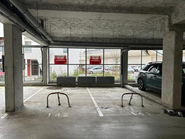 2 PLACES DE PARKING - Bas Cenon - Près de ligne A et  à 50 mètres de l'arrêt SNCF de Cenon