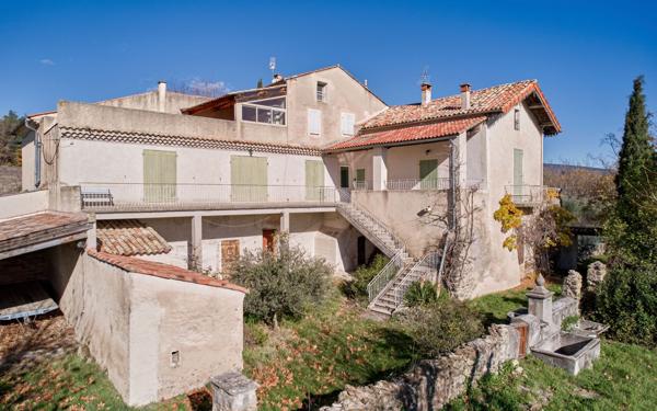 Maison à vendre    13 pièces • 409,48 m2 Saint-Étienne-les-Orgues