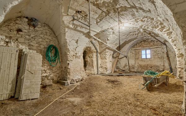 Maison à vendre    13 pièces • 409,48 m2 Saint-Étienne-les-Orgues