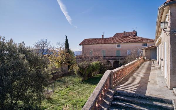 Maison à vendre    13 pièces • 409,48 m2 Saint-Étienne-les-Orgues