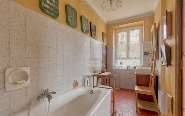 Maison à vendre    13 pièces • 409,48 m2 Saint-Étienne-les-Orgues