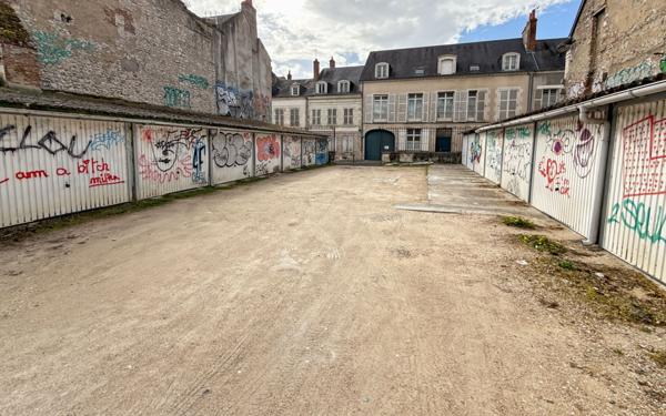 Stationnement à louer    12 m2 Orléans