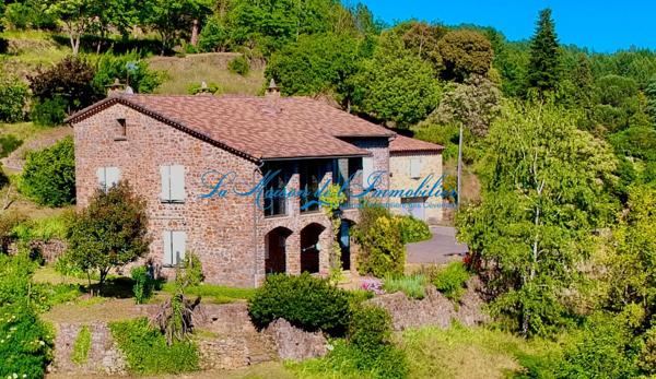 St Jean du Gard, maison cévenole en pierres F6 avec de terrain 6,9 hectares avec sources