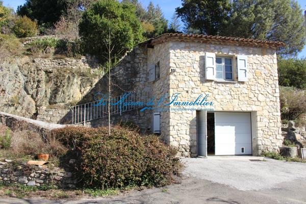 St Jean du Gard, maison cévenole en pierres F6 avec de terrain 6,9 hectares avec sources