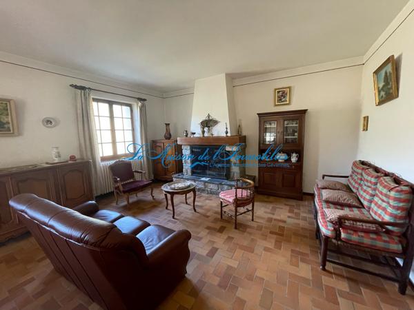 St Jean du Gard, maison cévenole en pierres F6 avec de terrain 6,9 hectares avec sources