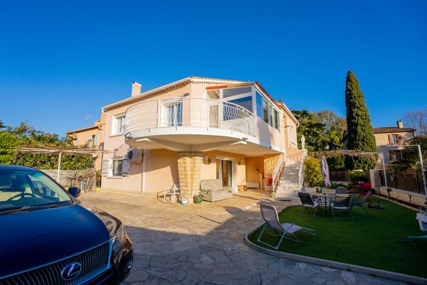 Villa Hyères 5 pièce(s) deux appartements159 m2