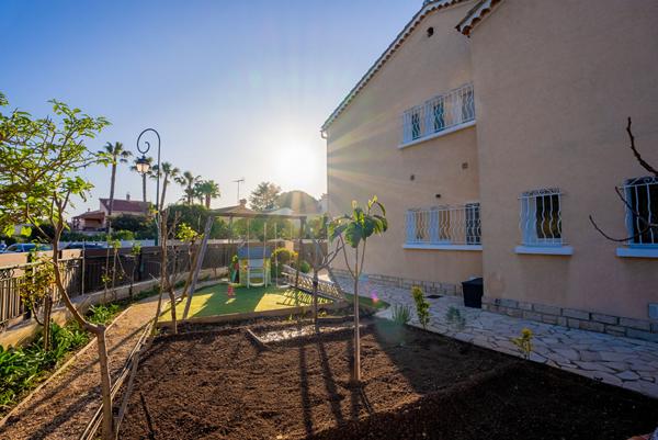 Villa Hyères 5 pièce(s) deux appartements159 m2