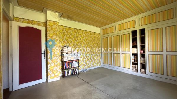 Maison
                                                                                                                                                                                                                                                                                                                        6 pièce(s)                                                                                                                                                                                                          5 chambre(s)                                                                                                                                                                                                          130  m²