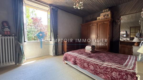 Maison
                                                                                                                                                                                                                                                                                                                        6 pièce(s)                                                                                                                                                                                                          5 chambre(s)                                                                                                                                                                                                          130  m²