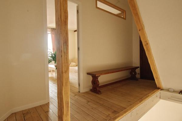 Lesquin – Une maison ancienne aux volumes vraiment surprenants