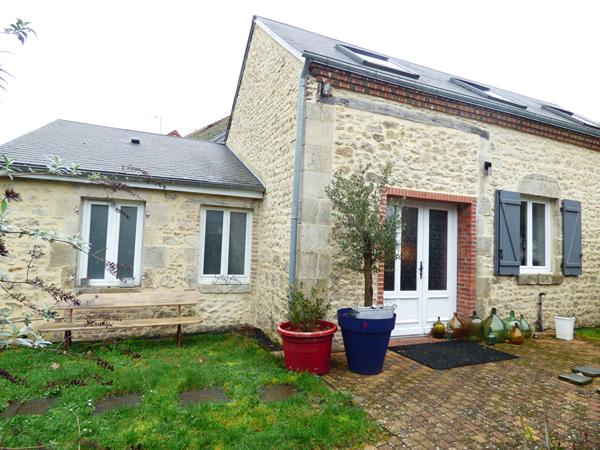 Maison Saint Denis De L Hotel 4 pièce(s) 79.80 m2