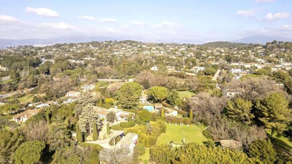 Mas provençal en pierre à Mougins avec vue panoramique